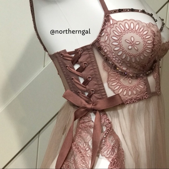 Victoria's Secret Designer 3 Piece Lingerie Set - Picture 4 of 16